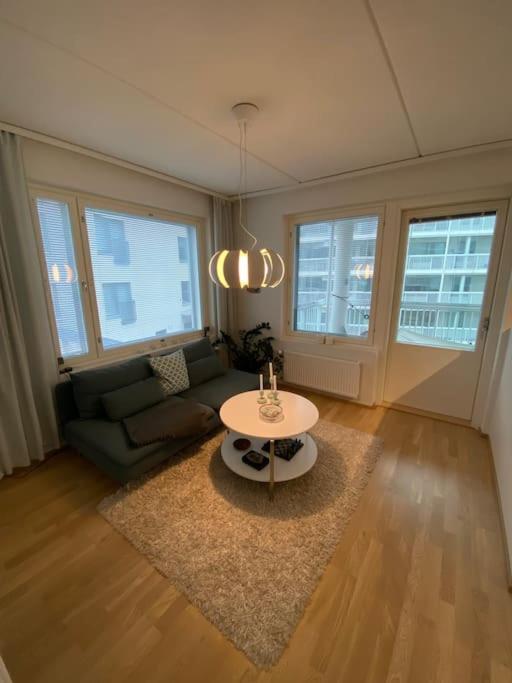 Modern Two Bedroom Apartment Near Helsinki Airport 万塔 外观 照片
